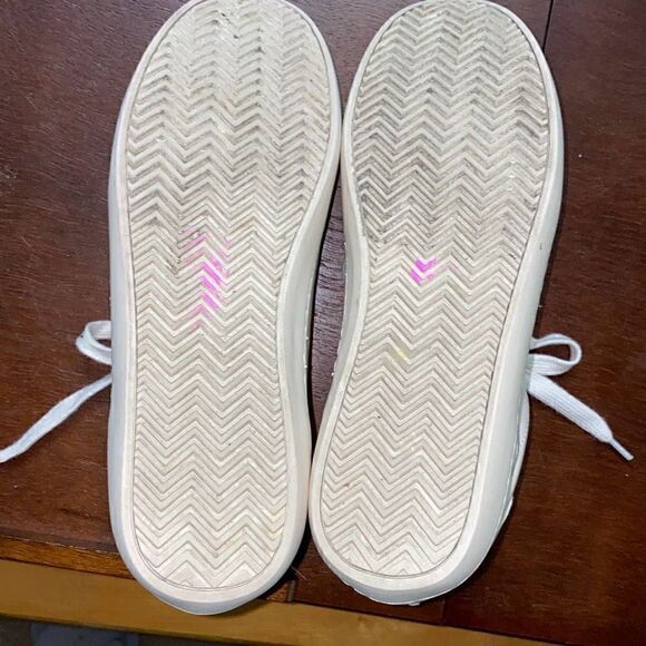 NWB WOMEN'S WHITE RAVEN SKY FULL OF STARS FAUX LEATHER SAND & WHITE SNEAKERS 9 - Picture 5 of 6